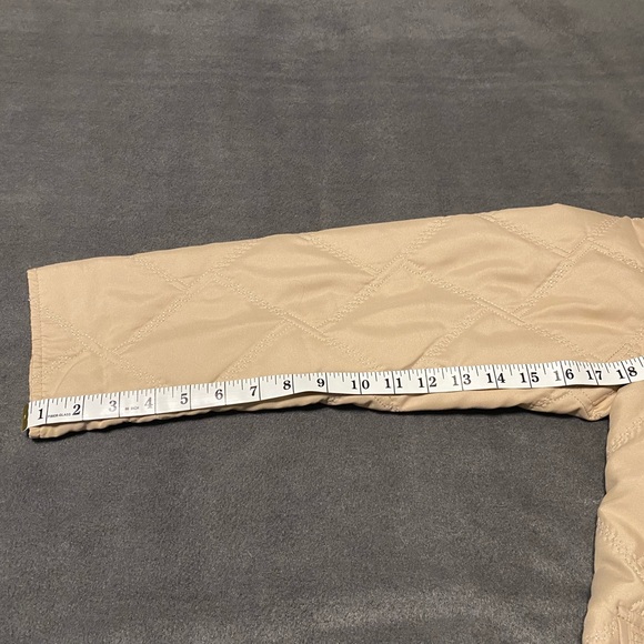 Large Jane Ashley Lightweight Quilted Puffer Jacket. Tab - Picture 10 of 12